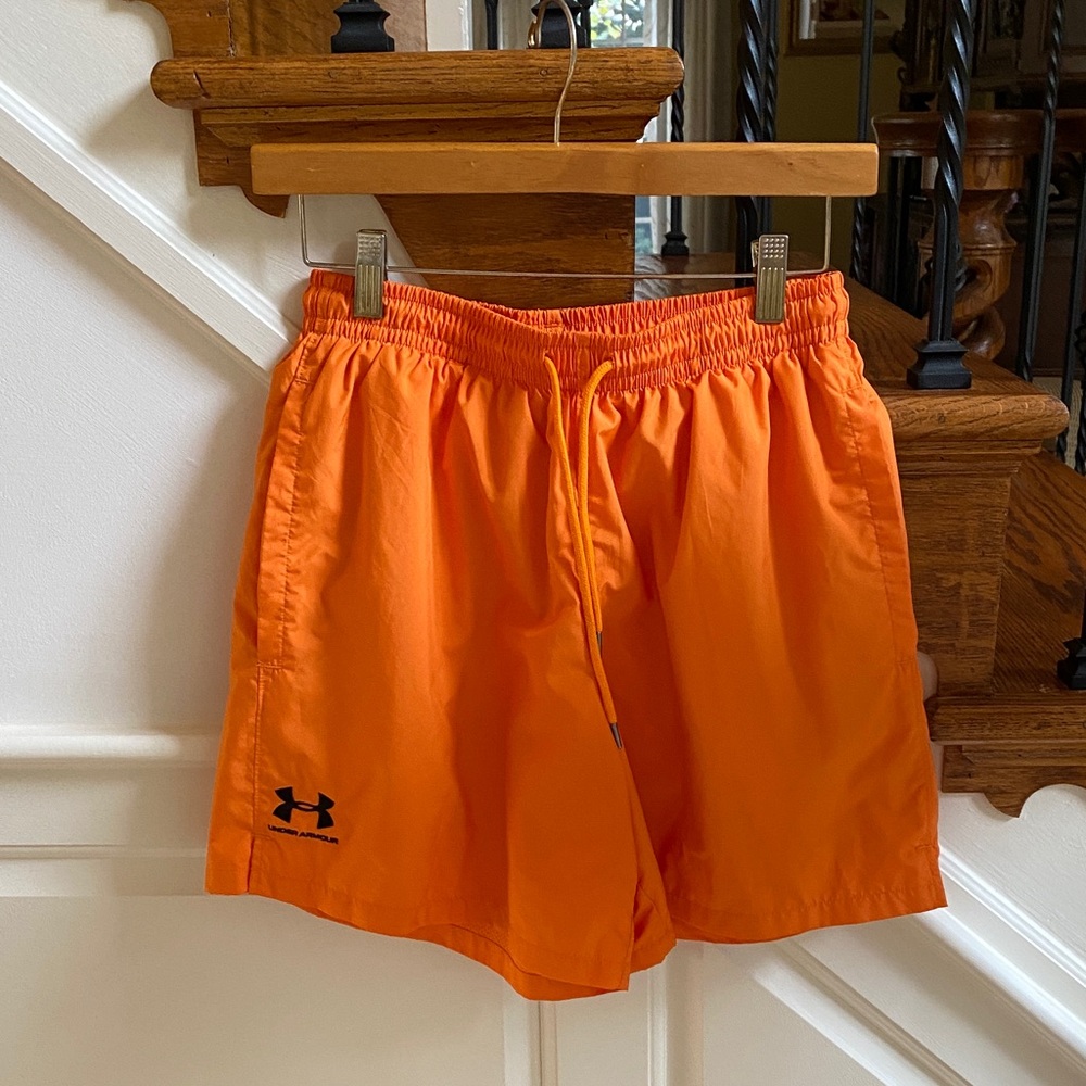 UNDER ARMOUR Shorts